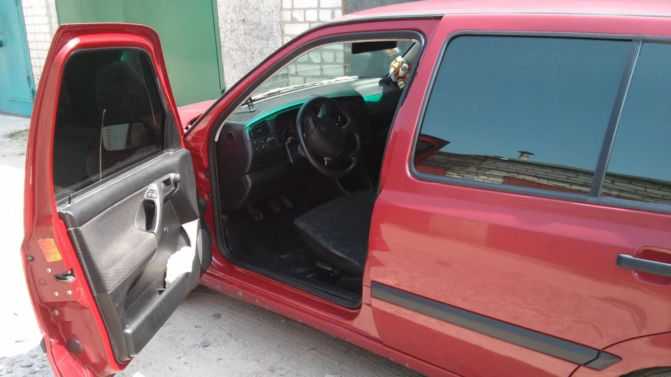 Volkswagen Golf Червоненька 1.8 AAM 2