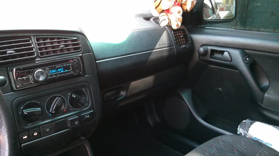 Volkswagen Golf Червоненька 1.8 AAM 4