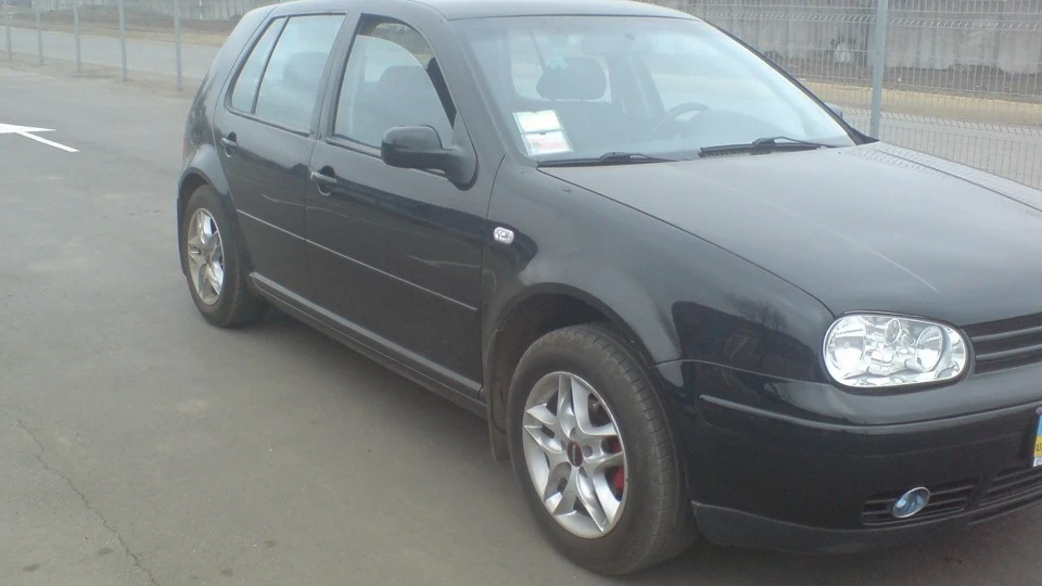 Volkswagen Golf MK 4 3