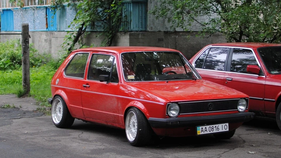 Volkswagen Golf mk1 gtx 4