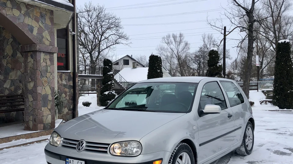 Volkswagen Golf MK4 3