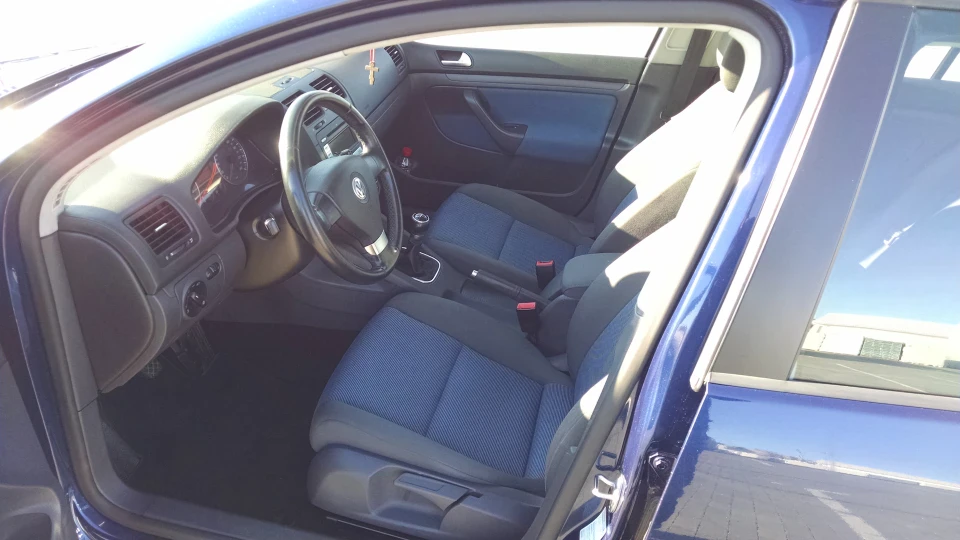 Volkswagen Golf Mk5 1.6 BSF МКПП 2