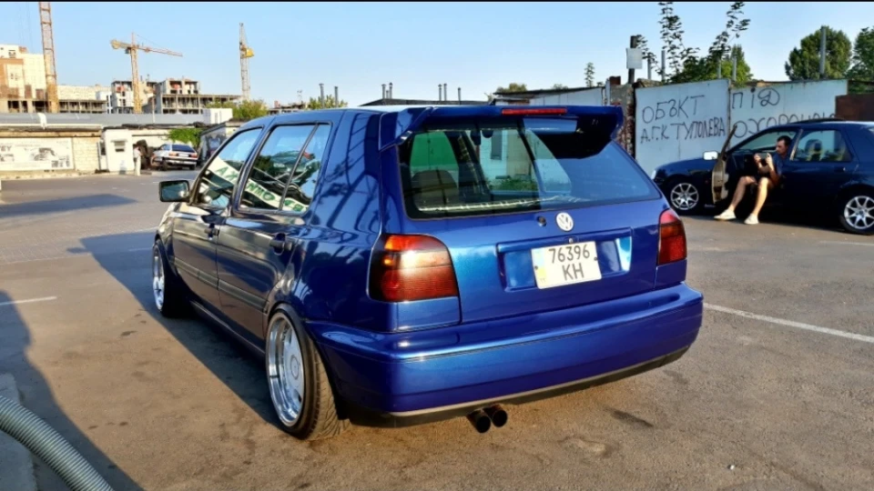 Volkswagen Golf Молодість 3