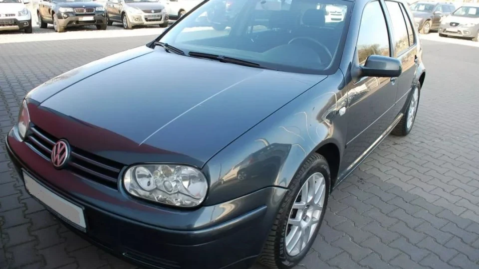 Volkswagen Golf OCEANIC GREEN