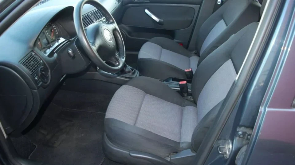 Volkswagen Golf OCEANIC GREEN 3