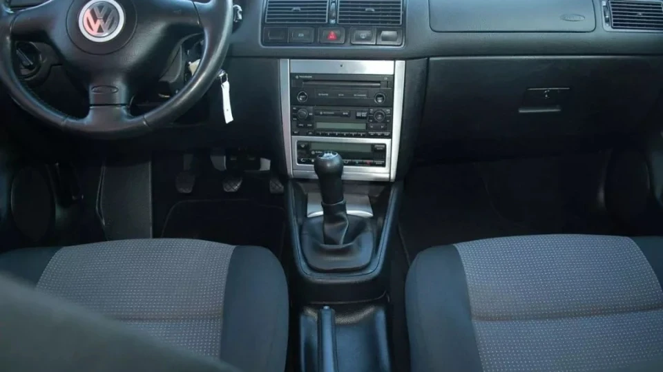 Volkswagen Golf OCEANIC GREEN 4