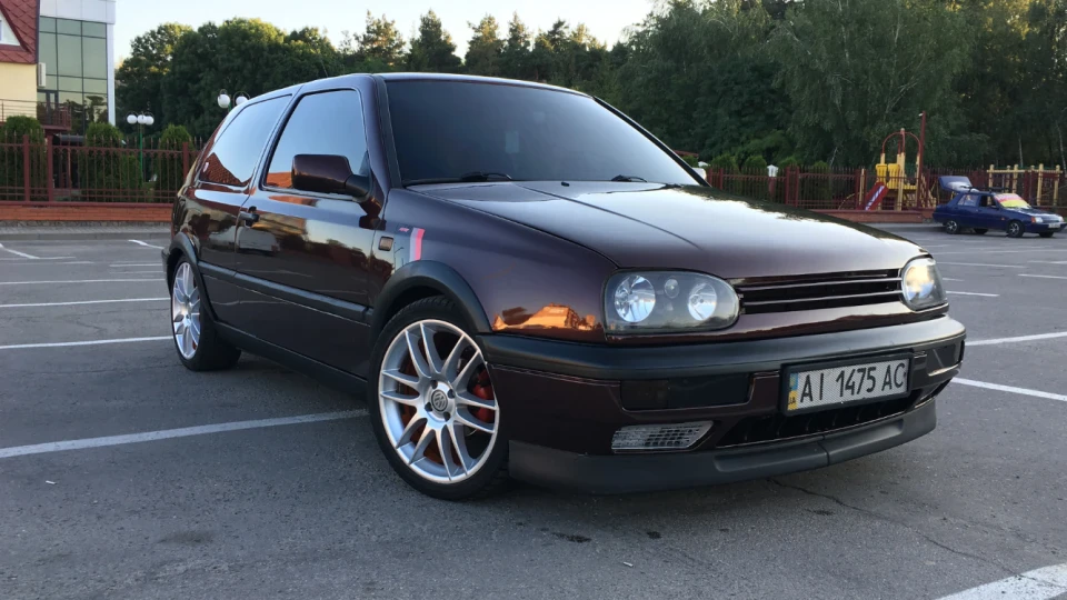 Volkswagen Golf портвейн 1.8 2