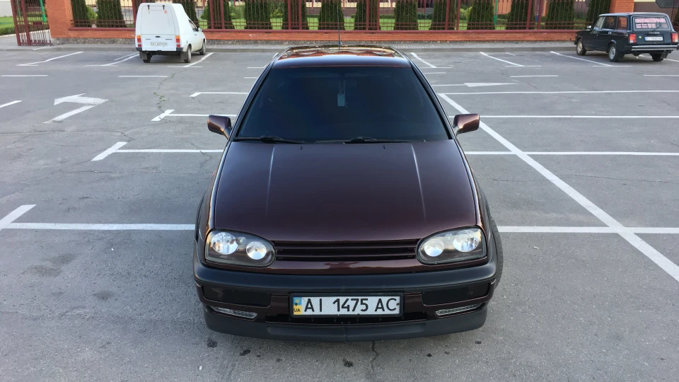 Volkswagen Golf портвейн 1.8 3