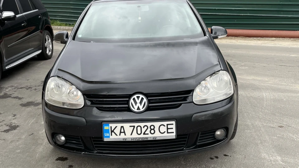 Volkswagen Golf Пожований 3