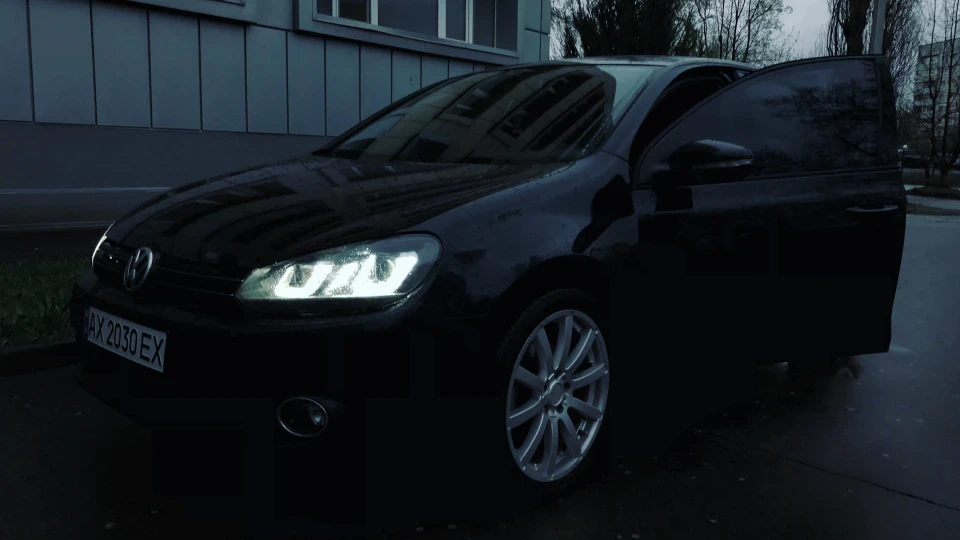 Volkswagen Golf R-Line Black Shark 4