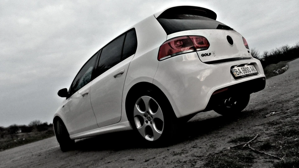 Volkswagen Golf R line 5