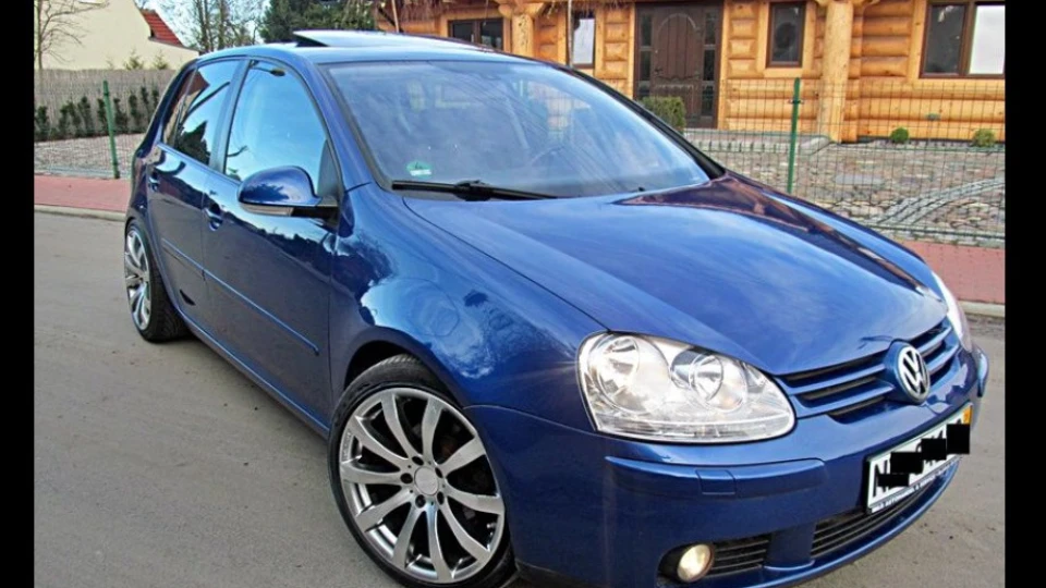 Volkswagen Golf R32))) 3