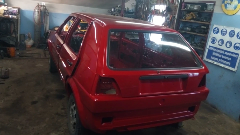 Volkswagen Golf "Red Phoenix" 3