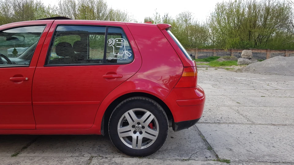 Volkswagen Golf Red 2