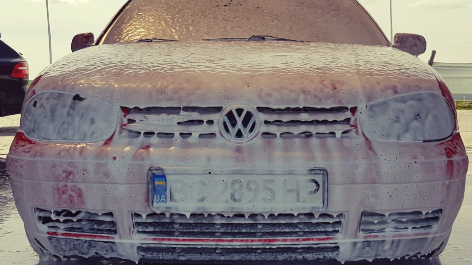 Volkswagen Golf Red 5