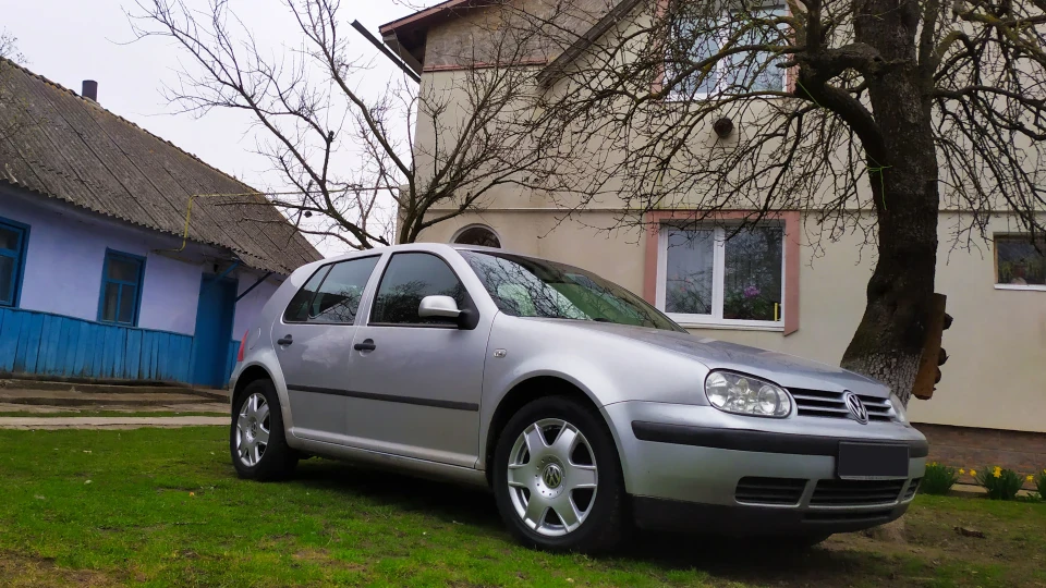 Volkswagen Golf Сірий тихоня 3