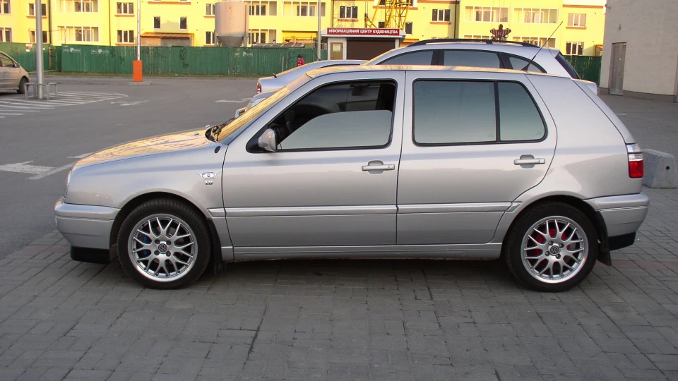 Volkswagen Golf Silver 2