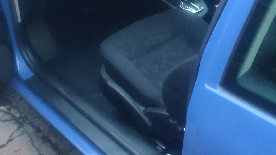 Volkswagen Golf Синій Гольф) 2