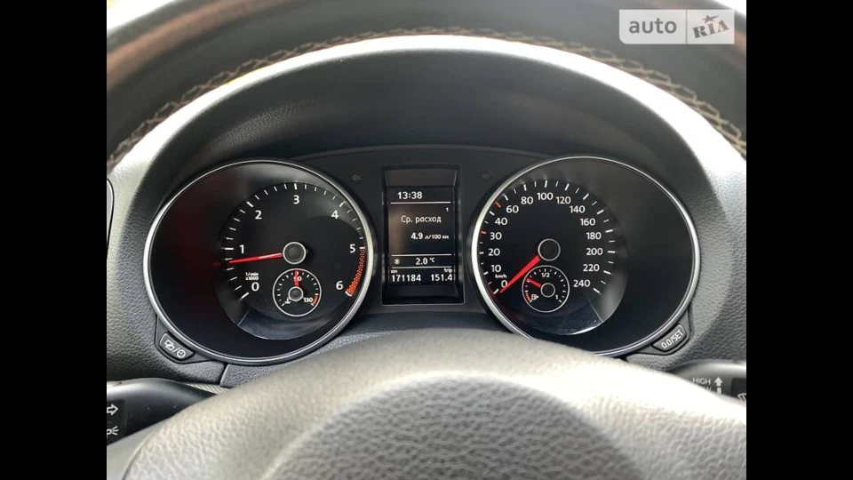Volkswagen Golf Сріблястий сарай 4