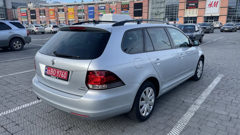 Volkswagen Golf Сріблястий сарай 5