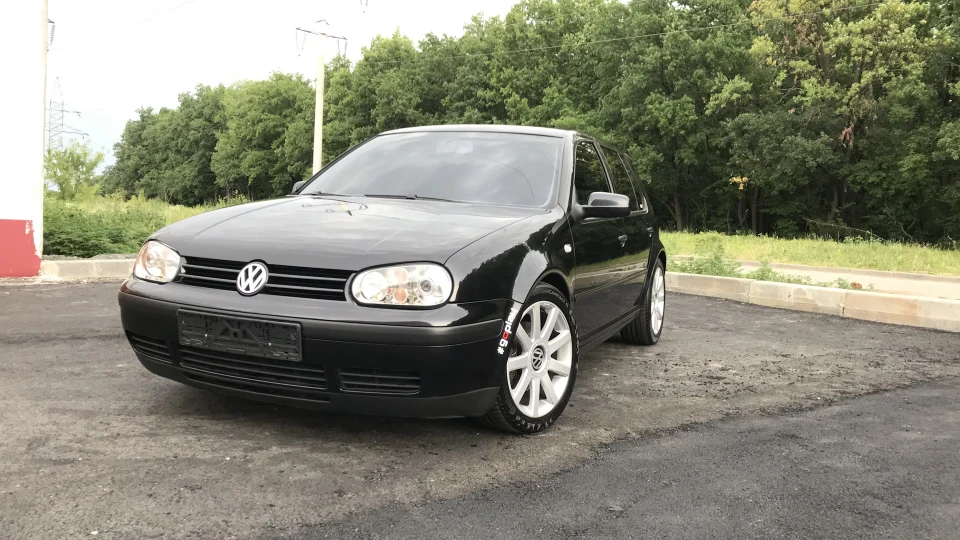 Volkswagen Golf SVOI 1.8t 4