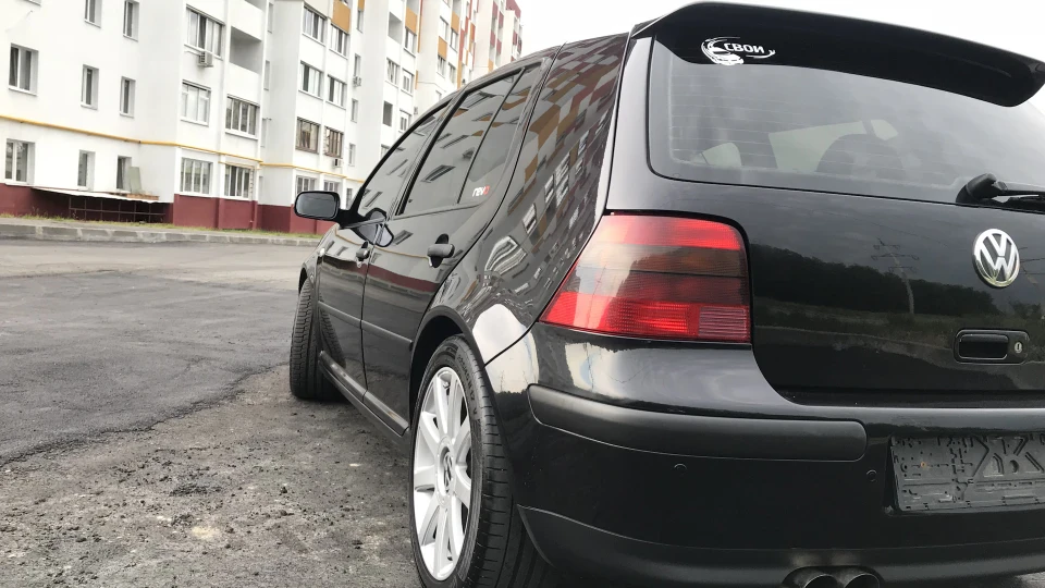 Volkswagen Golf SVOI 1.8t 5