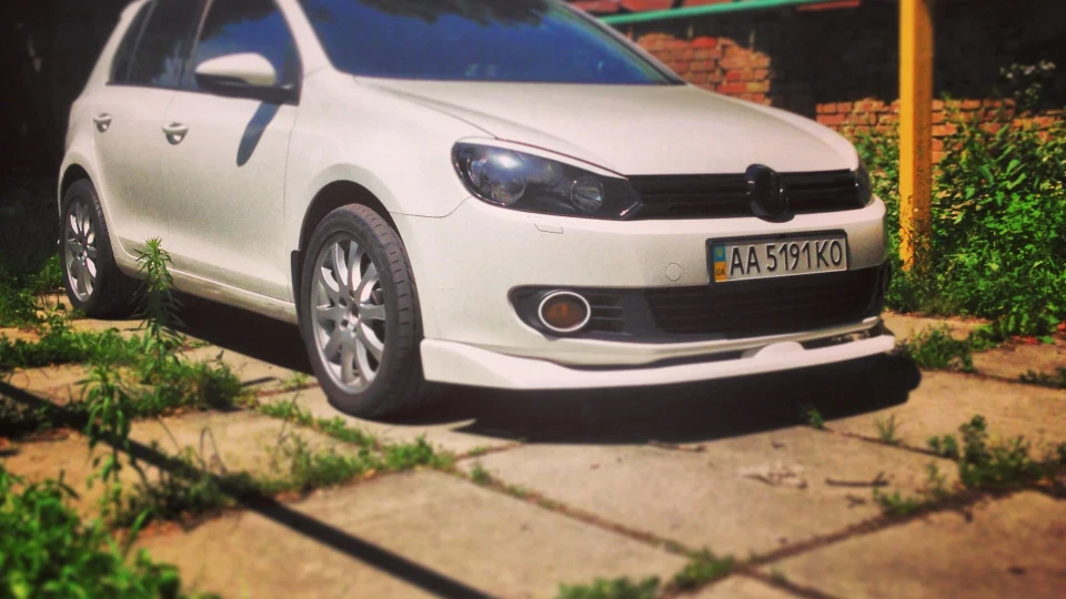 Volkswagen Golf TSI White & Black Design 2