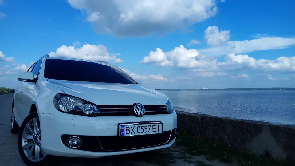Volkswagen Golf Variant 1.6TDI Highline 4