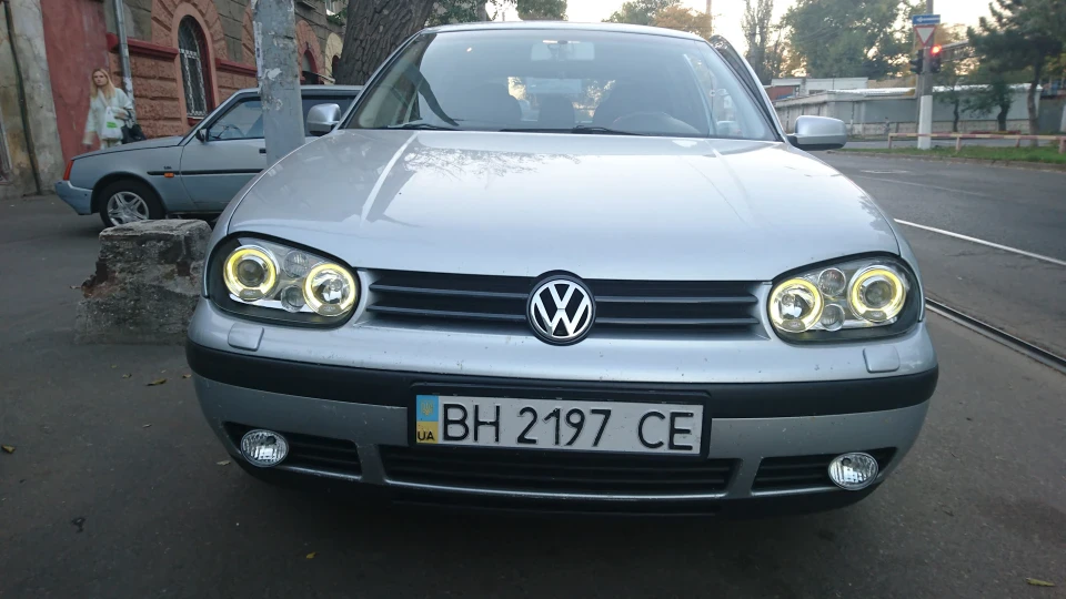 Volkswagen Golf Вовченя з Вольфсбурга