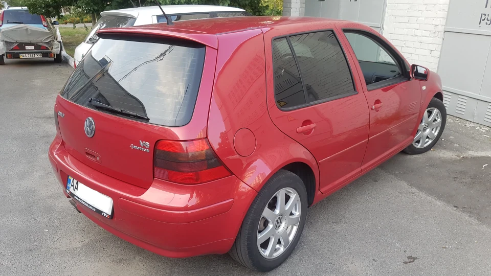 Volkswagen Golf VR6 4Motion 5
