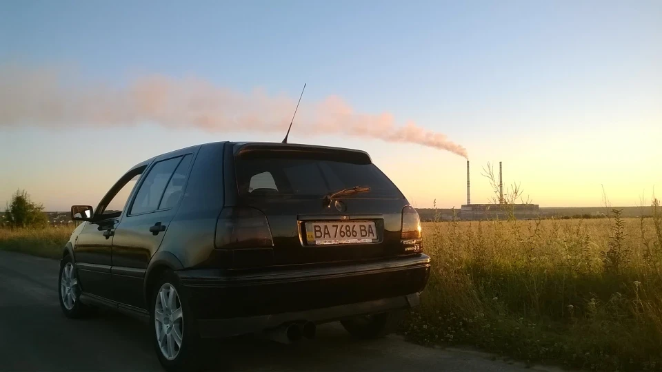 Volkswagen Golf VR6 4