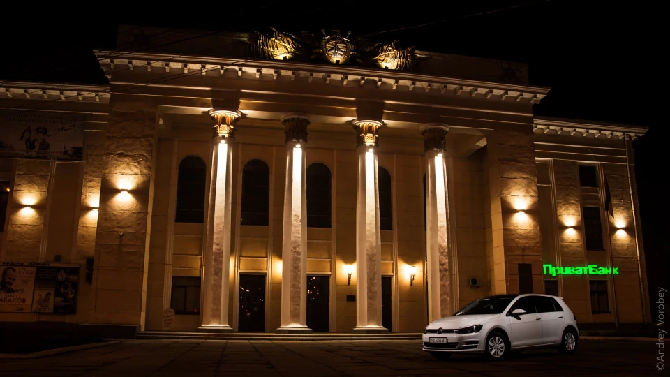 Volkswagen Golf White floW 2