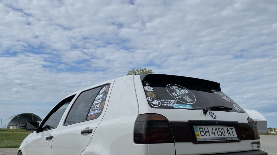 Volkswagen Golf Whitewagen 2