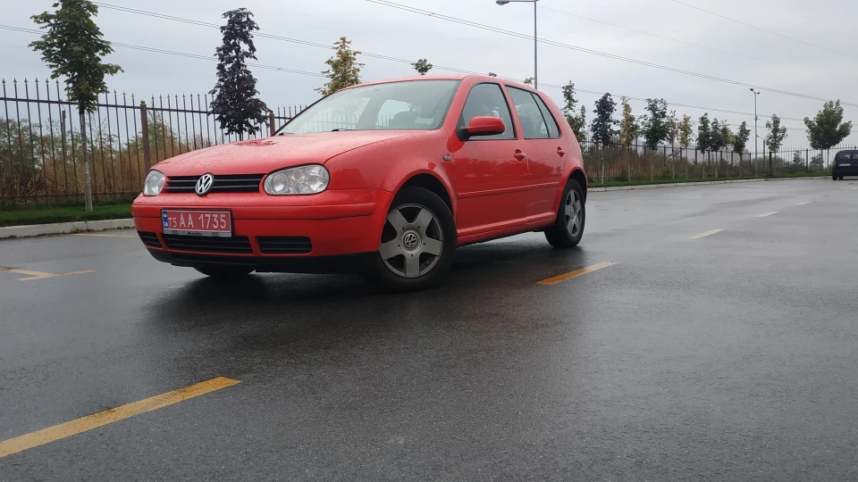 Volkswagen Golf Жжужик 2