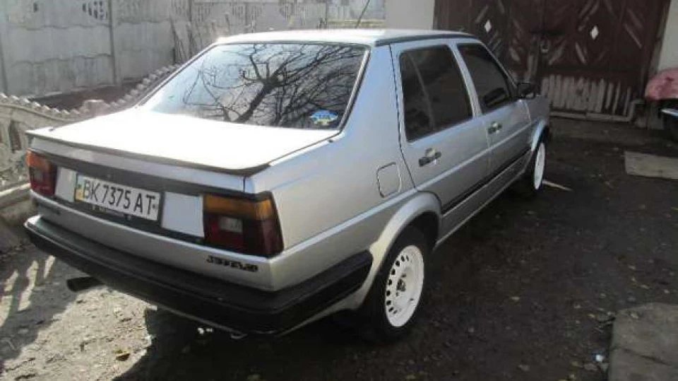 Volkswagen Jetta 2