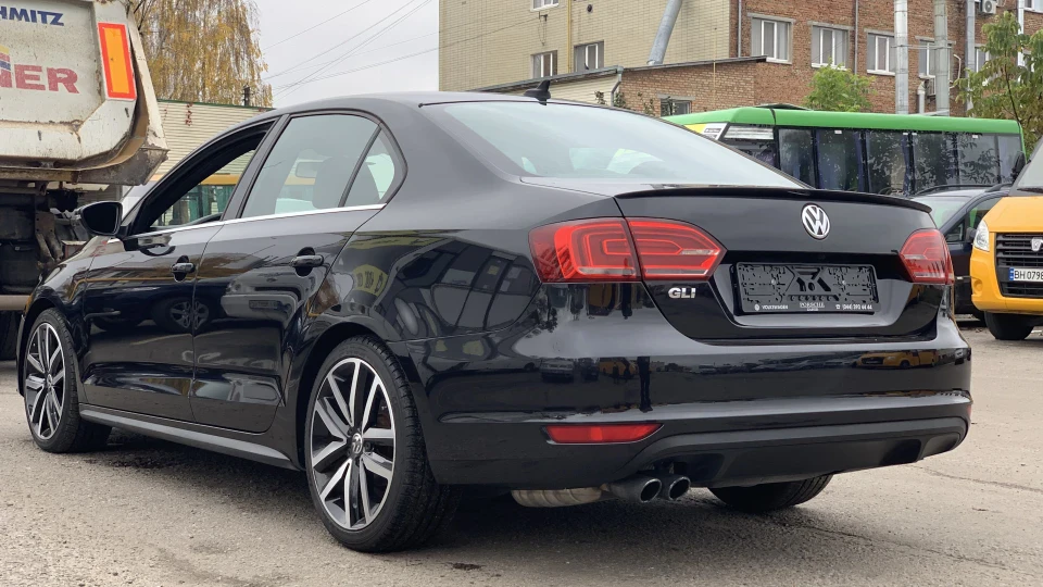 Volkswagen Jetta 2