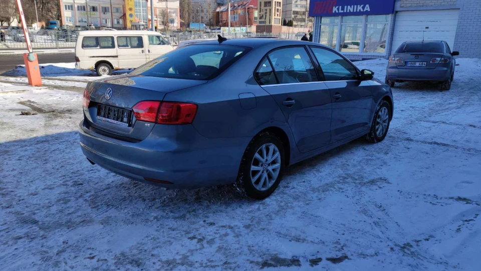 Volkswagen Jetta 2