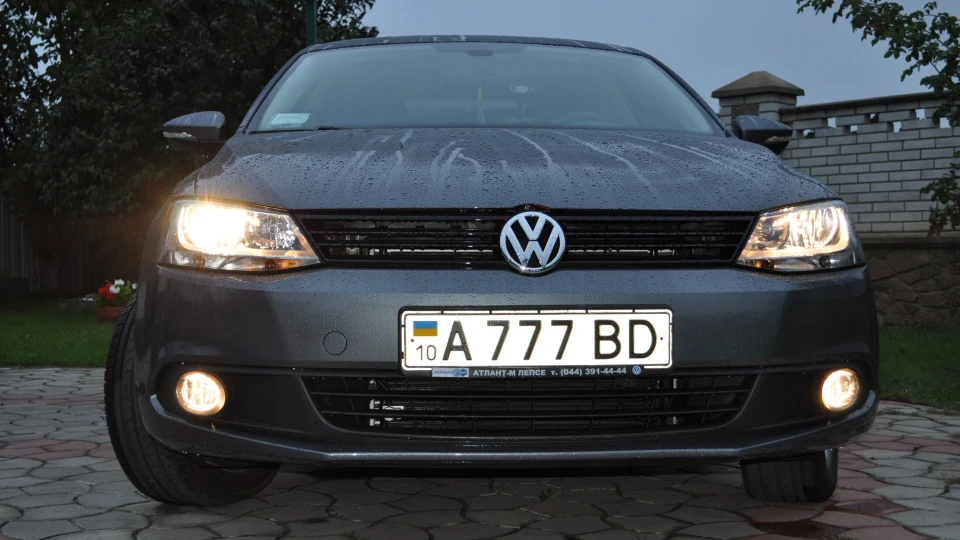 Volkswagen Jetta 1.4 TSI DSG сіра 3