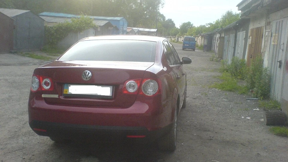 Volkswagen Jetta 1.6 автомат 2