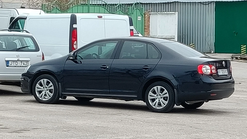Volkswagen Jetta 1.6 BSF 4