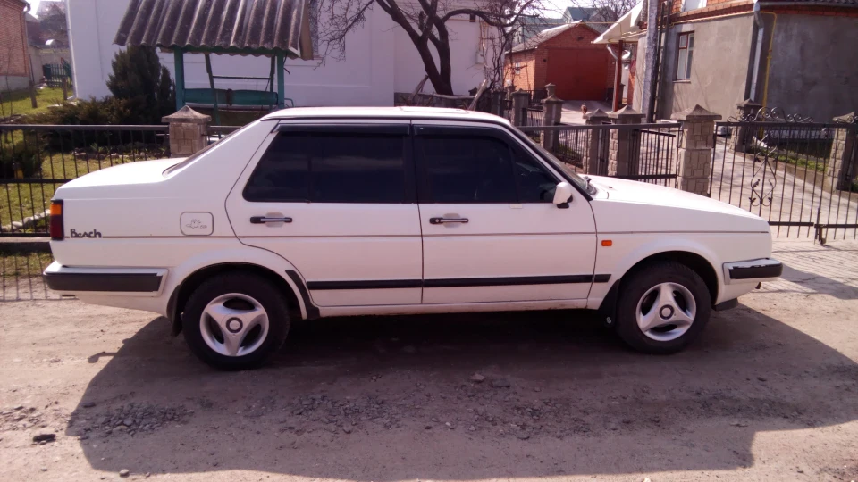 Volkswagen Jetta 1.6 EZ BEACH CAR 2