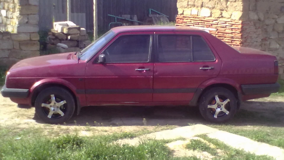 Volkswagen Jetta 1.6 PETROL 4