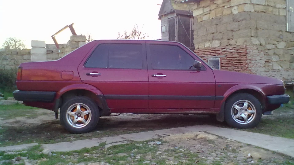 Volkswagen Jetta 1.6 PETROL 5
