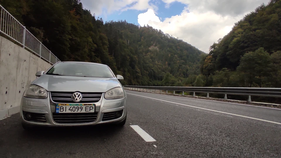 Volkswagen Jetta 1.6 Побитий але не зламаний 2
