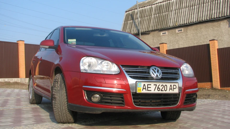 Volkswagen Jetta 1,6 Стигла Вишня