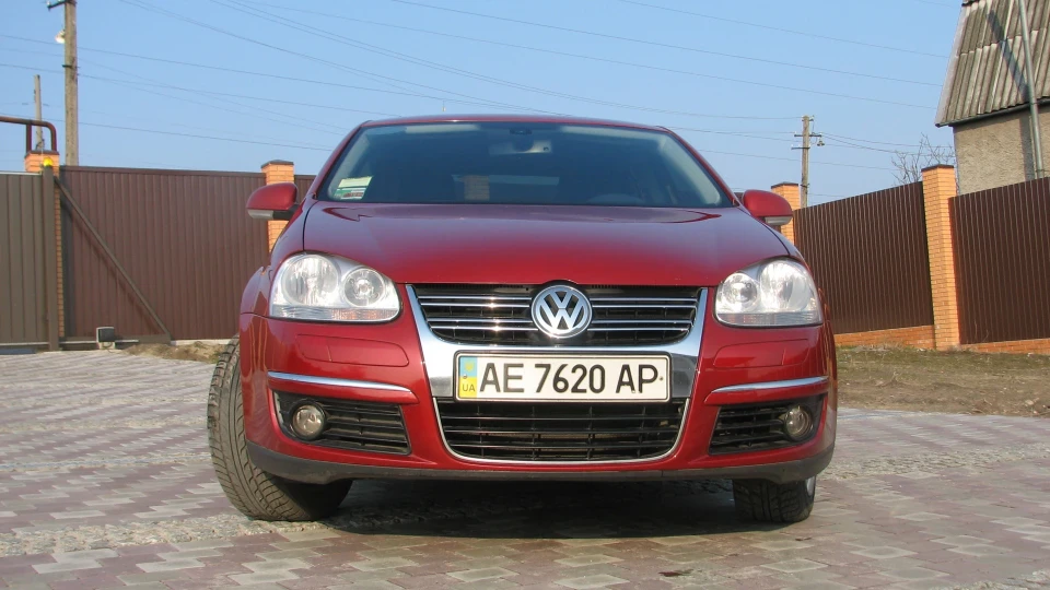 Volkswagen Jetta 1,6 Стигла Вишня 2
