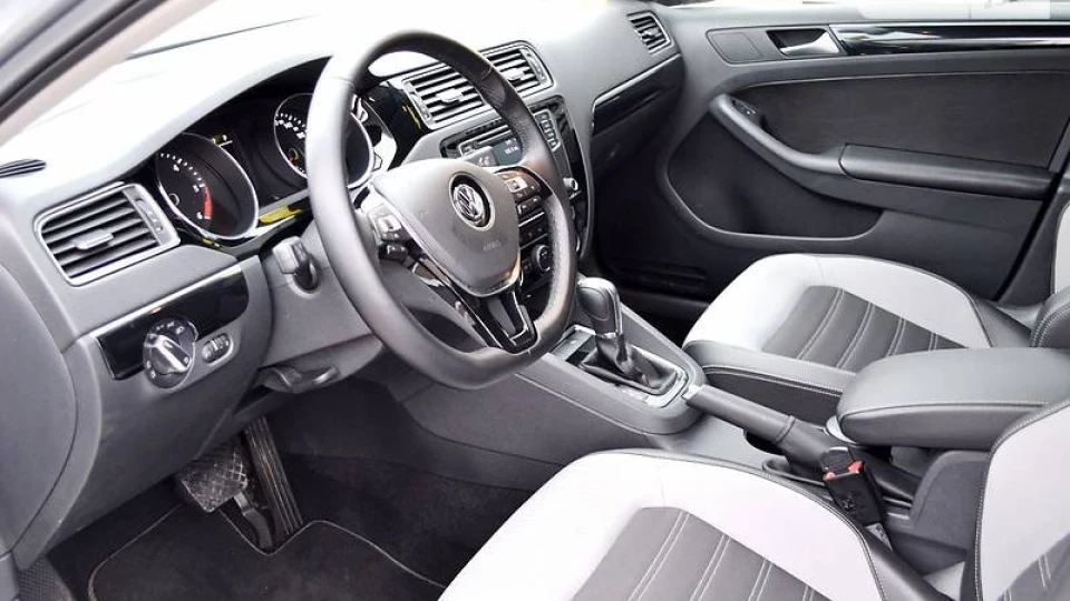 Volkswagen Jetta 1.6 tdi DSG 5