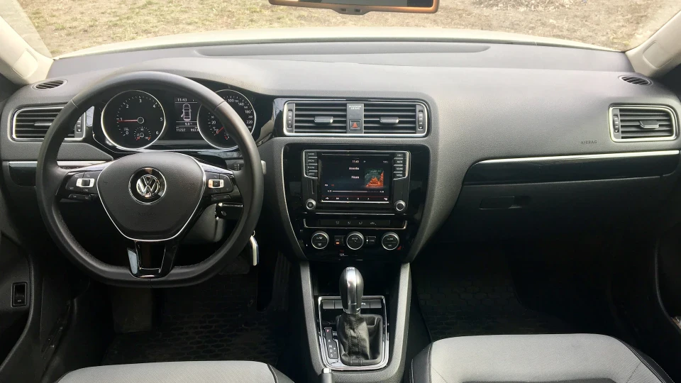 Volkswagen Jetta 1.6 TDI DSG 2