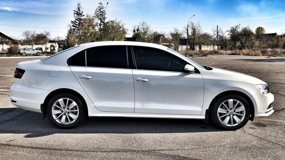 Volkswagen Jetta 1.6 турбо 3