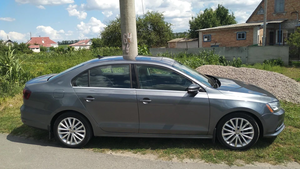 Volkswagen Jetta 1.8 TSI 3